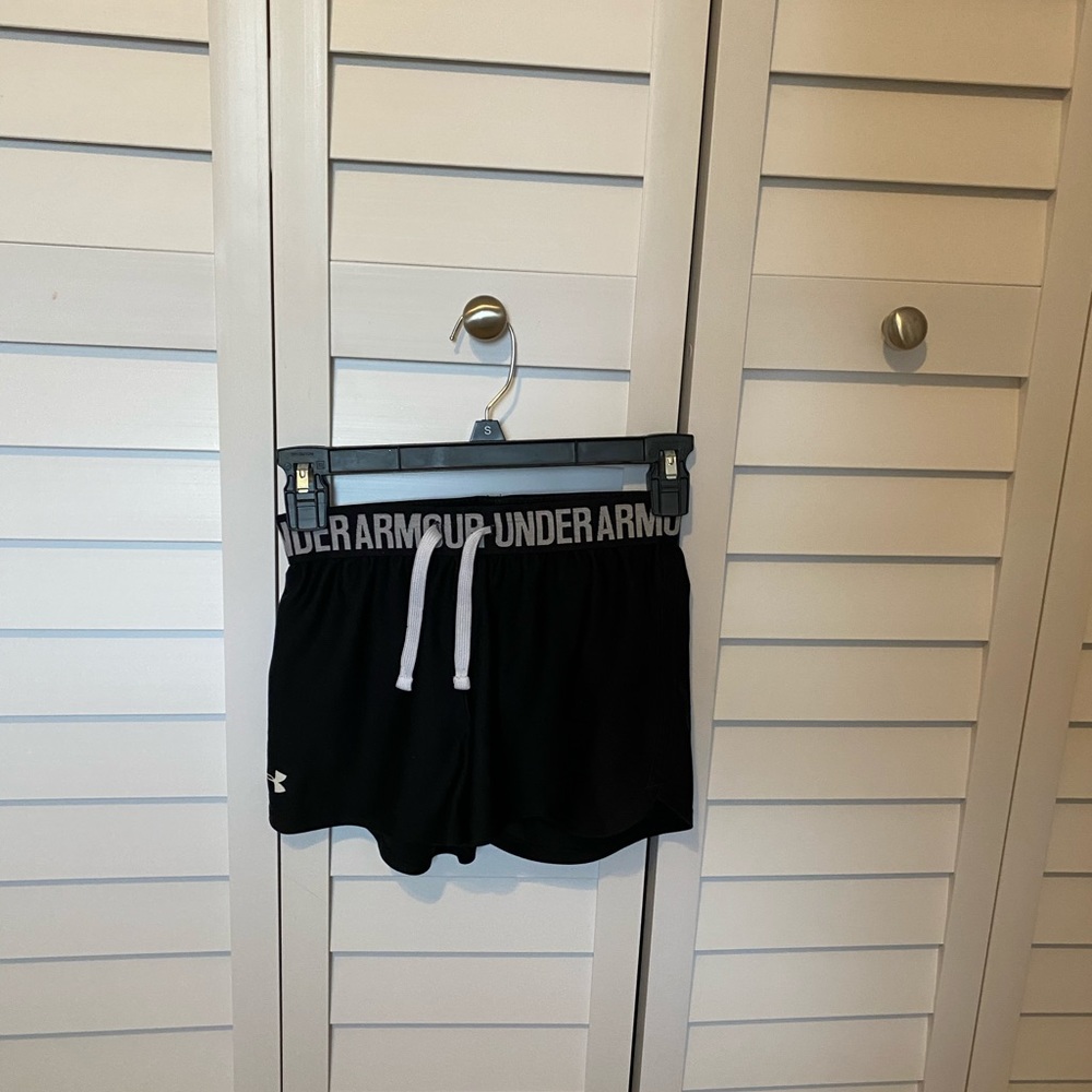 Black Under Armour shorts